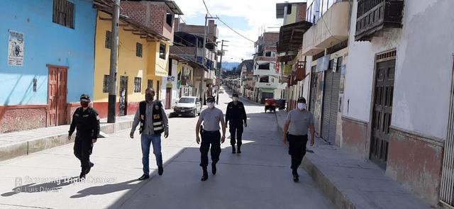 Cajamarca. Población de esta región acata al 100% la orden de no transitar hoy domingo. Sus calles, plazas y mercados lucen vacías.