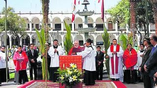 Bendición de ramos inicia Semana Santa en Arequipa