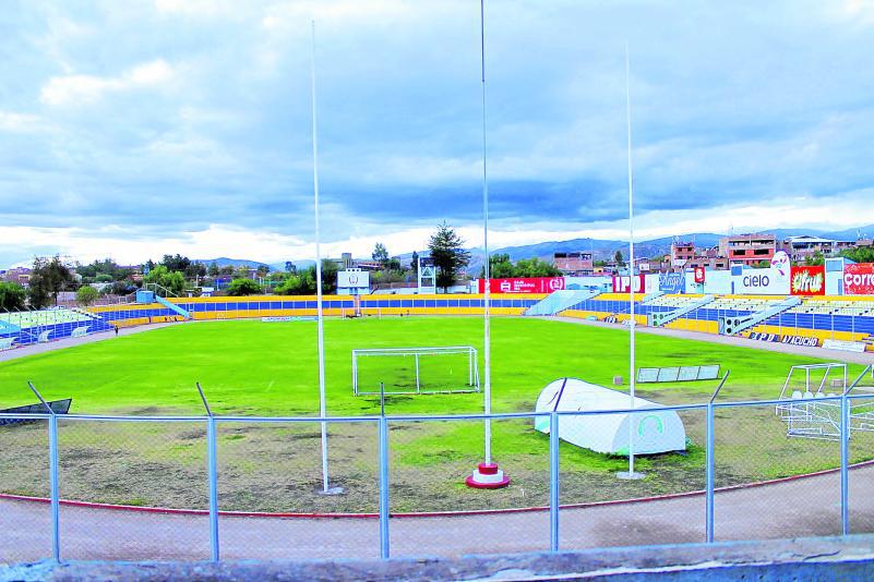 Fredy "Petroleo" García: Pide más estadios en Ayacucho y no destrucción del Cumaná