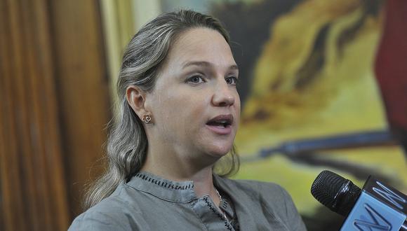 Luciana León: Apra aún no decide si apoyará interpelación al premier César Villanueva