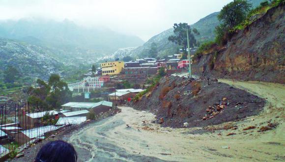 Huaico afecta carretera Yunga-Ichuña