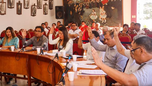 En sesión extraordinaria desautorizan por mayoría el viaje del alcalde Pascual Guisa. (Foto: Difusión)