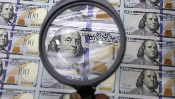 Dólar abre a la baja en plena incertidumbre por impacto del COVID-19 (Foto: AP)