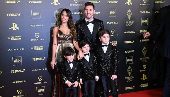 Lionel Messi llegó con su familia para la gala del Balón de Oro. (Foto: AFP)