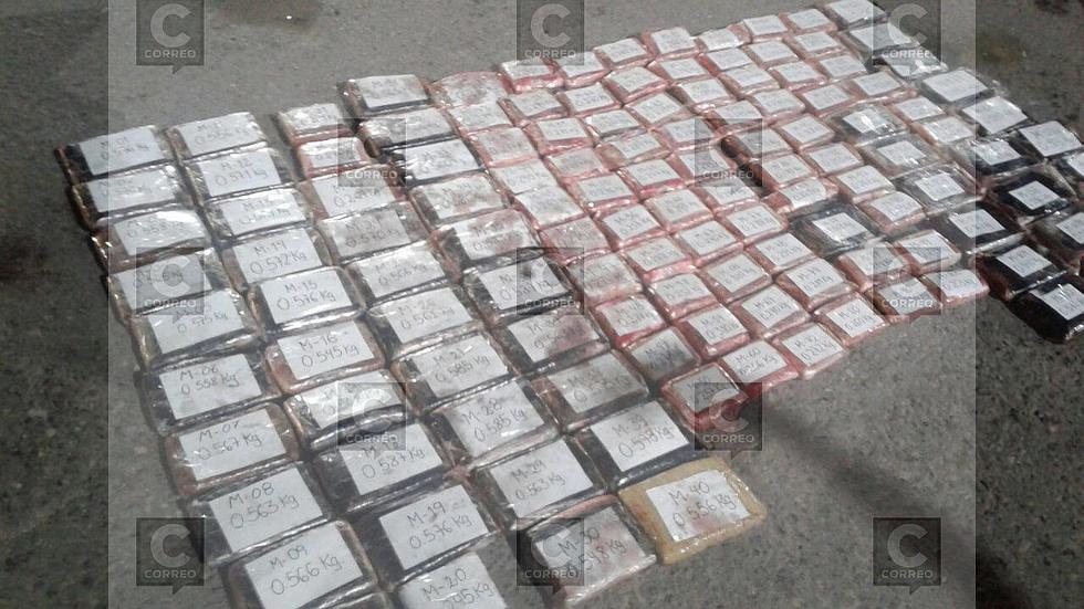 Colombiano es detenido por transportar 51 kilos de droga en "caletas" de auto