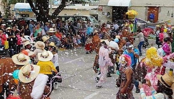 Seis comparsas distritales participan en carnaval de Quequeña