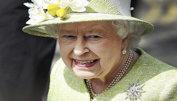 La "jefa" Isabel II cumple 90 años sin signos de agotamiento (VIDEO)