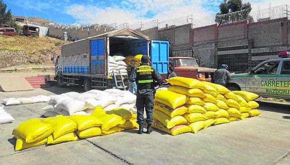Puno: intervienen camión con al menos 150 sacos de harina de contrabando