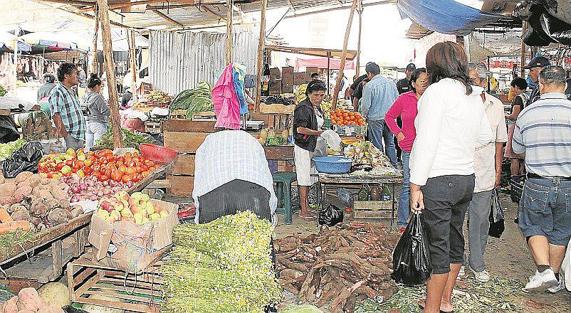 Piura: Aplican un censo a los comerciantes del mercadillo de Sullana