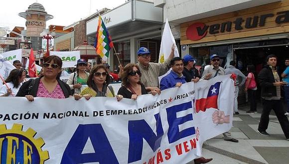 Arica: Trabajadores públicos de Chile levantan huelga indefinida