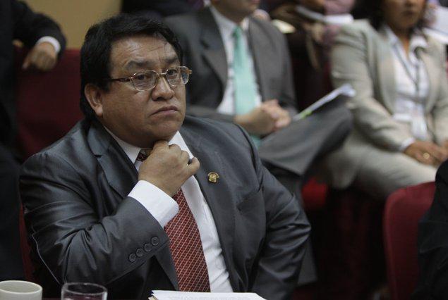 Congreso suspende por 30 días a José Luna Gálvez por "empleados fantasmas"