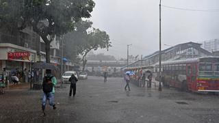 Al menos 33 muertos en India por el ciclón Tauktae, que paraliza vacunación contra el COVID-19