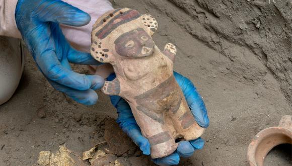 Una vez recuperadas las piezas, que en algunos casos superan los 2000 años de antigüedad, son trasladadas al laboratorio arqueológico. Foto: Calidda