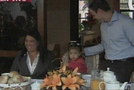 Keiko Fujimori inicia el tradicional desayuno electoral