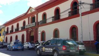 Intervienen a tres sujetos por robar celular a una mujer en Puno