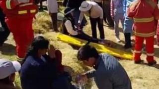 Estudiantes de secundaria de Ayacucho sufren accidente de tránsito durante su viaje a promoción y un adulto fallece