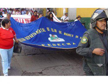 Se desata la guerra
 por la transferencia
 del PRONAA