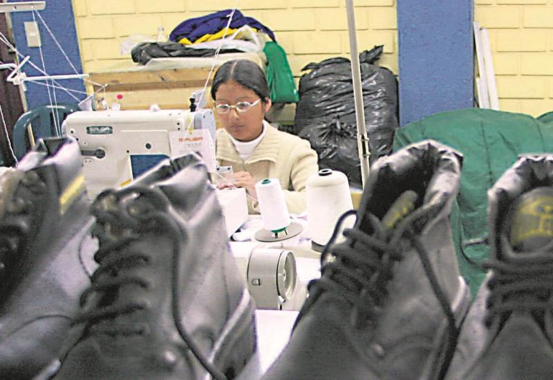 Crece número de empleados del sector privado