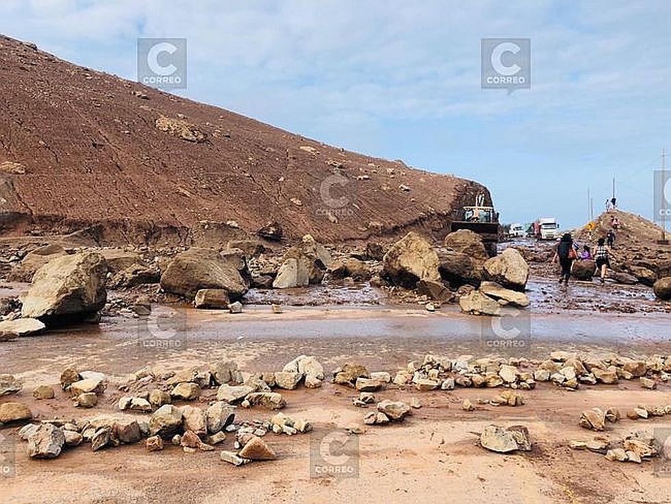 Huaico asustó a pasajeros de vehículos en la vía Costanera a Ilo (FOTOS)