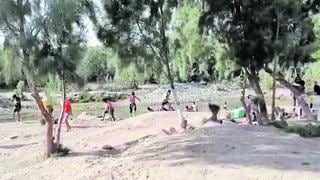 Hallan a 50 bañistas en bosque Pariñas en Talara