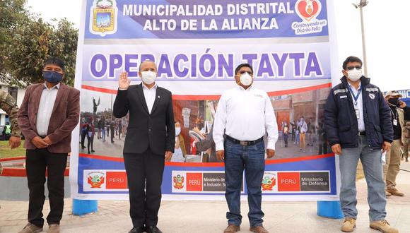 Adultos mayores fueron atendidos en operación “Tayta” en distrito Alto de la Alianza. (Foto: Difusión)