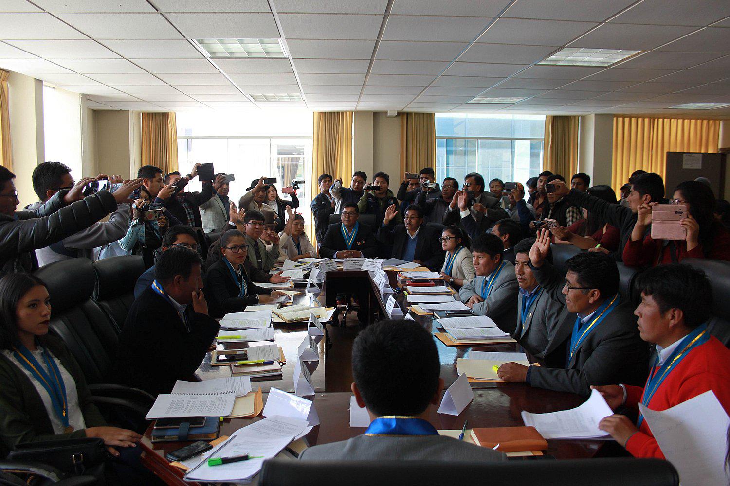 Puno: Consejo Regional se arroga funciones que no le corresponden como la censura 