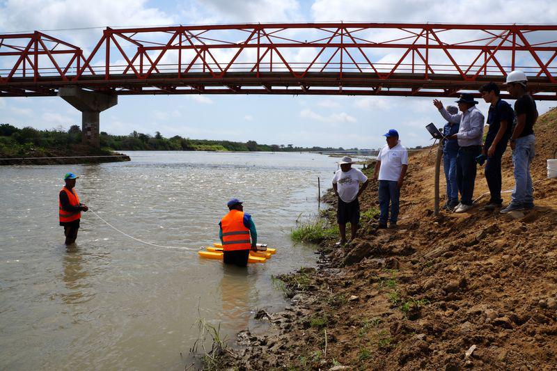Tumbes: Realizan mediciones en el caudal del río Tumbes