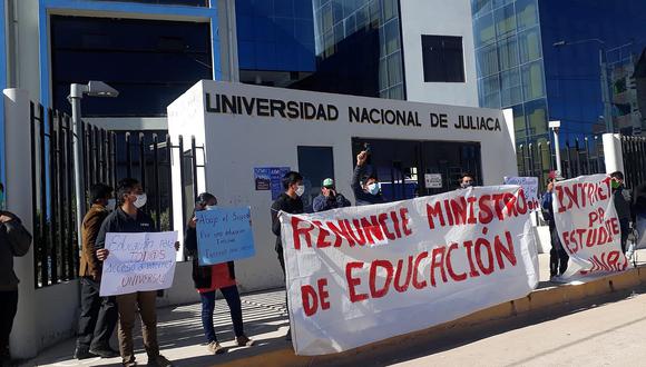 Protestan pidiendo que los chips sean entregados a todos los estudiantes de la UNAJ 