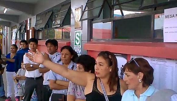 Chiclayo: Electores pagaron 2 soles para empezar a votar (VIDEO)