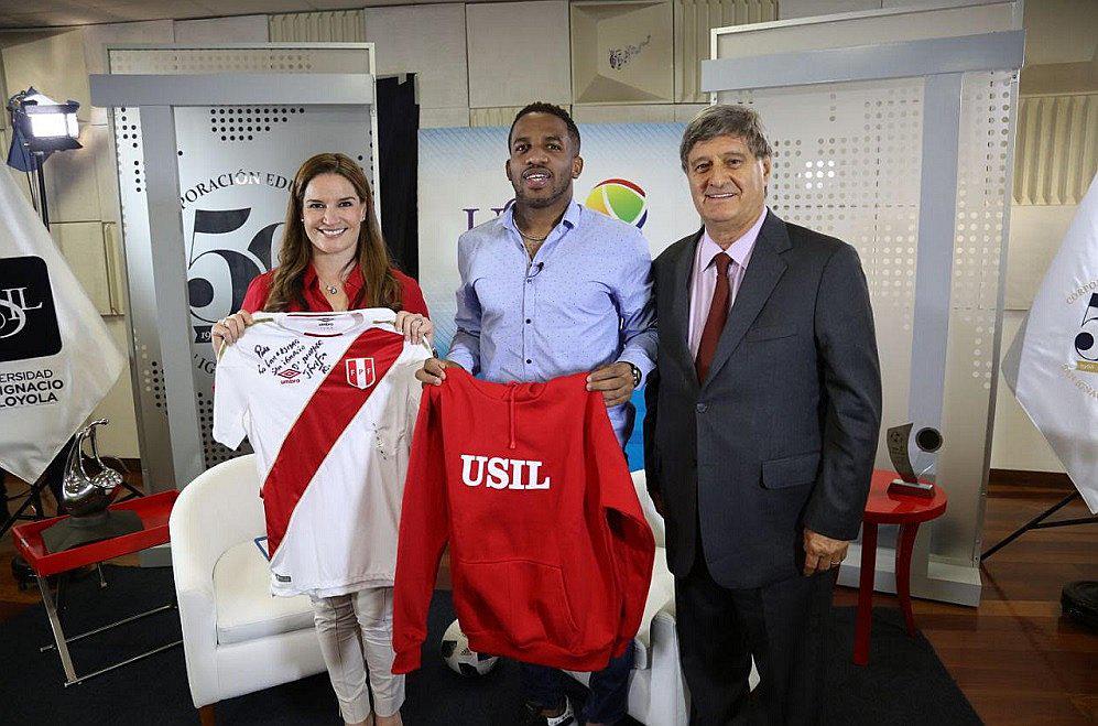 Jefferson Farfán recibe Premio Emprendedor Deportivo 2018 y le dedica a Paolo Guerrero
