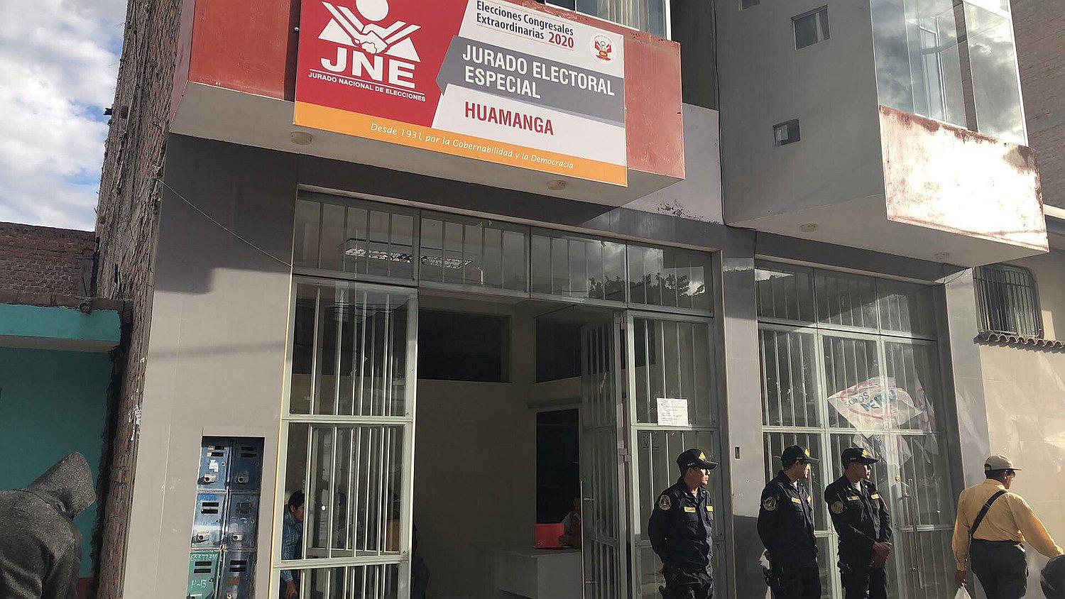 Diez listas inadmisibles y doce en proceso de tacha según plataforma electoral del JNE