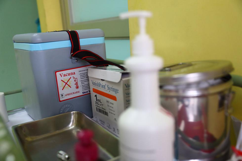 Hoy inició el proceso de vacunación que tomaría meses para inmunizar a la mayoría de peruanos. Fotos: Hugo Curotto / @photo.gec