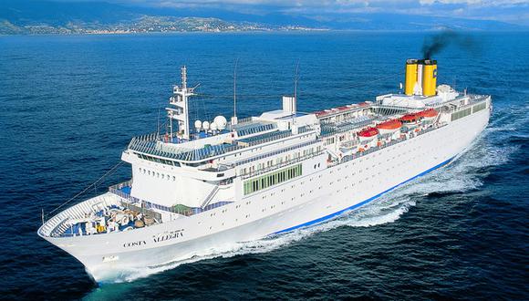 El Costa Allegra es remolcado a una isla del oceáno Índico  