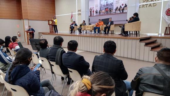 Solo cinco postulantes al Gobierno Regional de La Libertad participan del evento. Mañana se continúa con los candidatos a la Municipalidad Provincial de Trujillo.