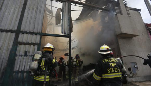 Manuel Collantes, un residente de la zona, indicó que el fuego es “incontrolable”. (Foto: GEC)