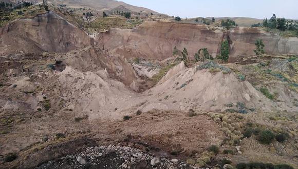 ​Deslizamiento de tierra en Arequipa genera dique en el Río Colca