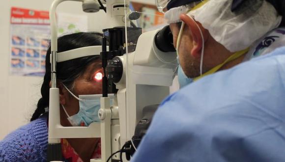 Se evaluó la posibilidad de realizarle una cirugía para extirparle el tumor alojado en el ojo con un alto porcentaje de nuevo brote o un novedoso tratamiento farmacológico basado en quimioterapia neoadyuvante (Foto: Minsa)