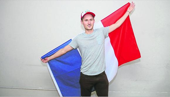 Francés vive su mundial en Perú y se declara fanático del santiago