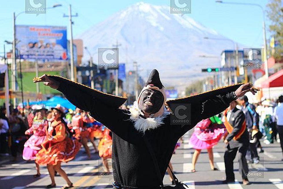 CIRCA celebró sus 59 años con colorido corso (FOTOS)