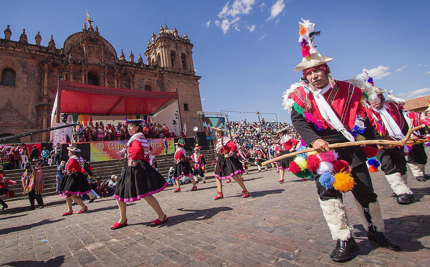 Presentaciones y pasacalles por aniversario de Ministerio de Cultura Cusco