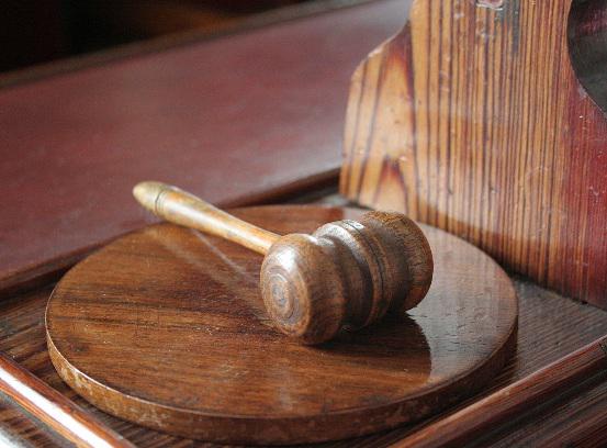 Condenan a cadena perpetua a otro padre que violó a su hija