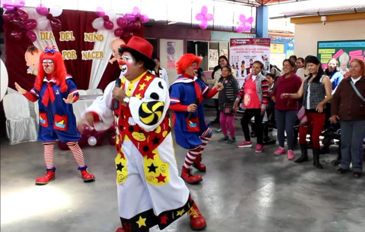 Bailando twist gestantes celebran al niño por nacer (VIDEO)