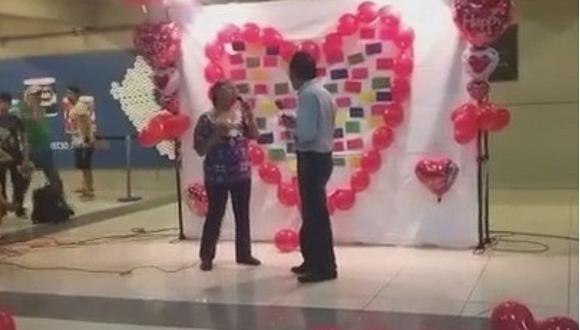 San Valentín: Usuarios del Metropolitano hacen locuras de amor (VIDEO)