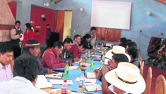 Alcaldes en reunión analizan situación de la provincia de Caylloma