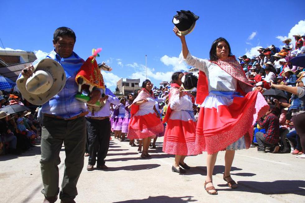 Mar de santiagueros en distrito de Sicaya (FOTOS) 