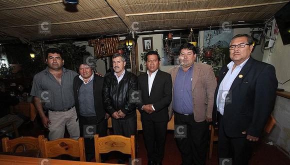 Seis burgomaestres se rebelan contra municipio de Arequipa por control de Sedapar