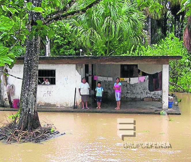 Pasco: Desborde de río Palcazu inunda viviendas