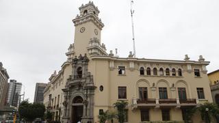 Regidor de Municipalidad de Miraflores vota a favor de su censura por no usar mascarilla