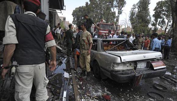 Yemen: Ministro de Defensa yemení herido en explosión de coche bomba