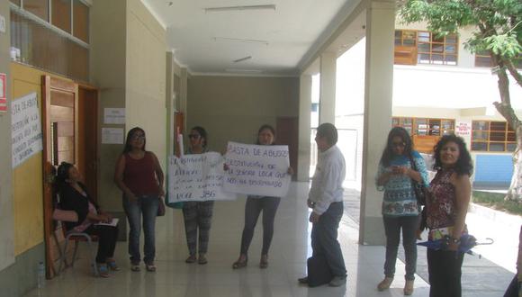 Protesta por quedar fuera de plazas de Contrato en Ugel Jorge Basadre